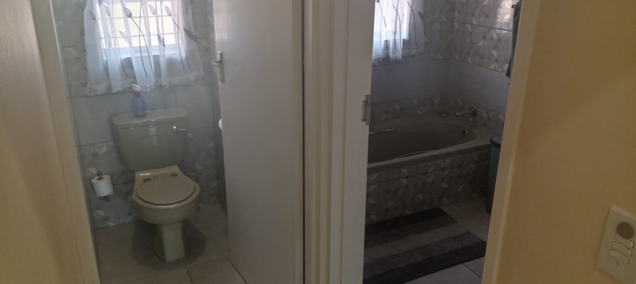 3 Bedroom Property for Sale in Safari Gardens North West